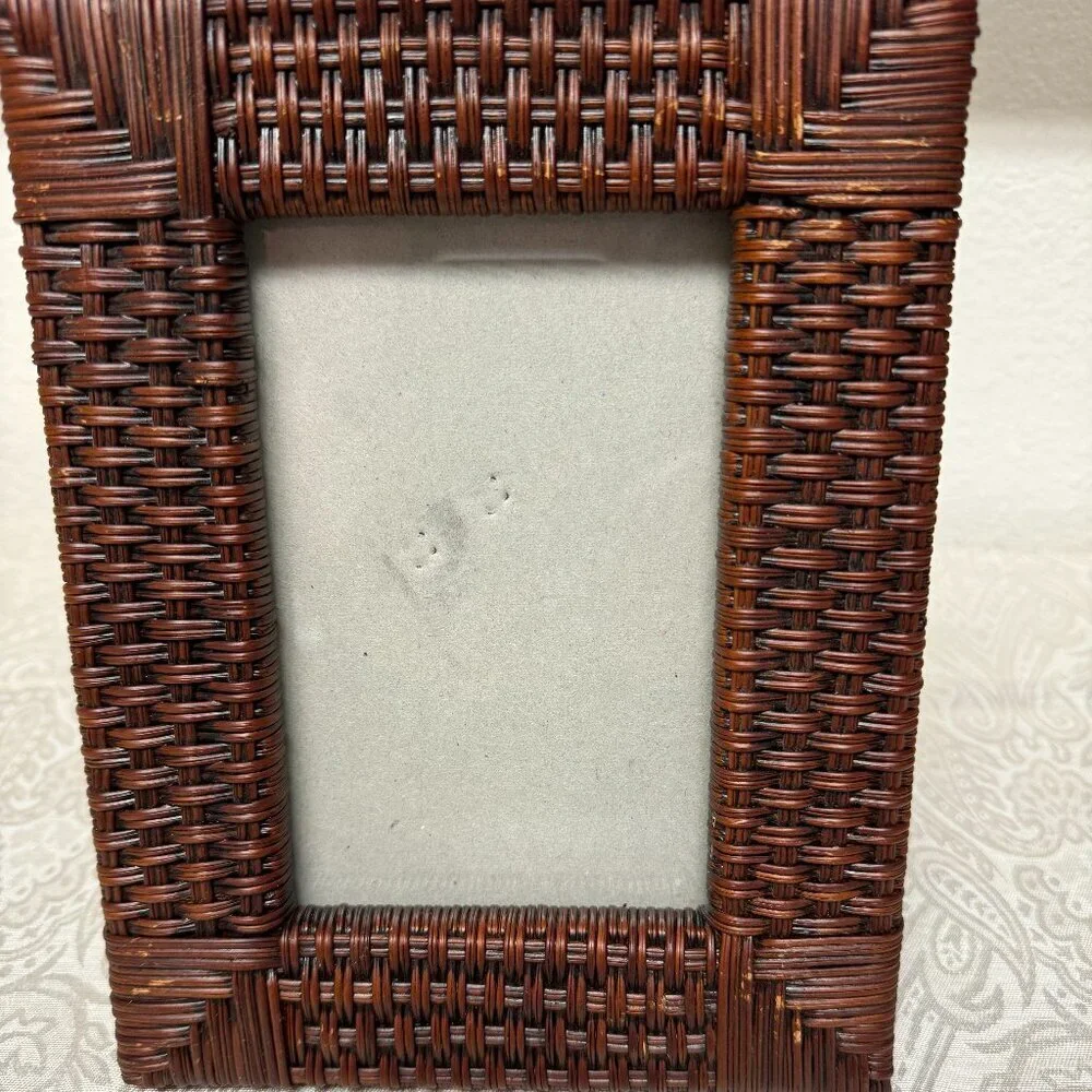 Vintage Woven  Brown Frame